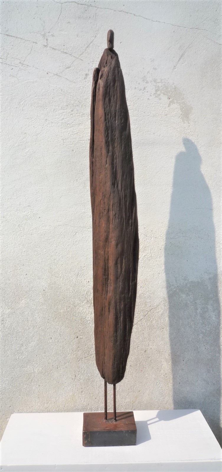 Pastorale posture / Bois ciré, pied et socle métal, h.121 cm, 2008